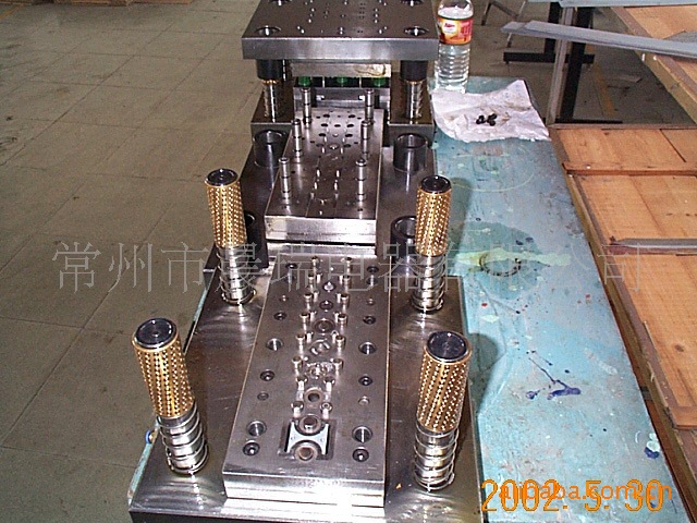 微電機(jī)配件級(jí)進(jìn)模設(shè)計(jì)制造 專(zhuān)注品質(zhì)與效率的常州晨瑞電器